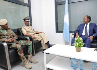Madaxweyne Xassan oo Xalay Fiidnimadii la shirey Sareeye Guuto Odawaa amar adagna duldhigey.